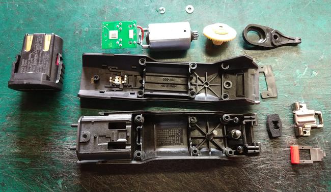 dog clippers in an exploded view
