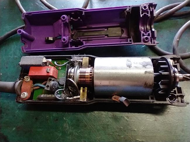 horse clippers stripped cleaned and serviced